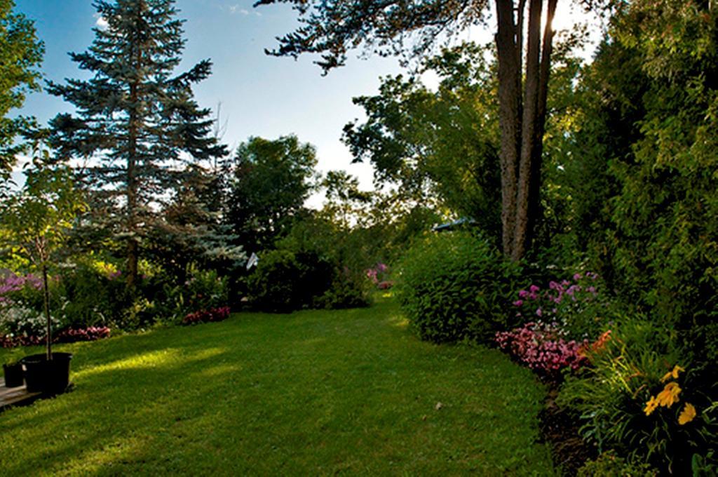 Gite Au Pied Du Courant De Gilbert Desjardins มองต์-ลอริเยร์ ภายนอก รูปภาพ